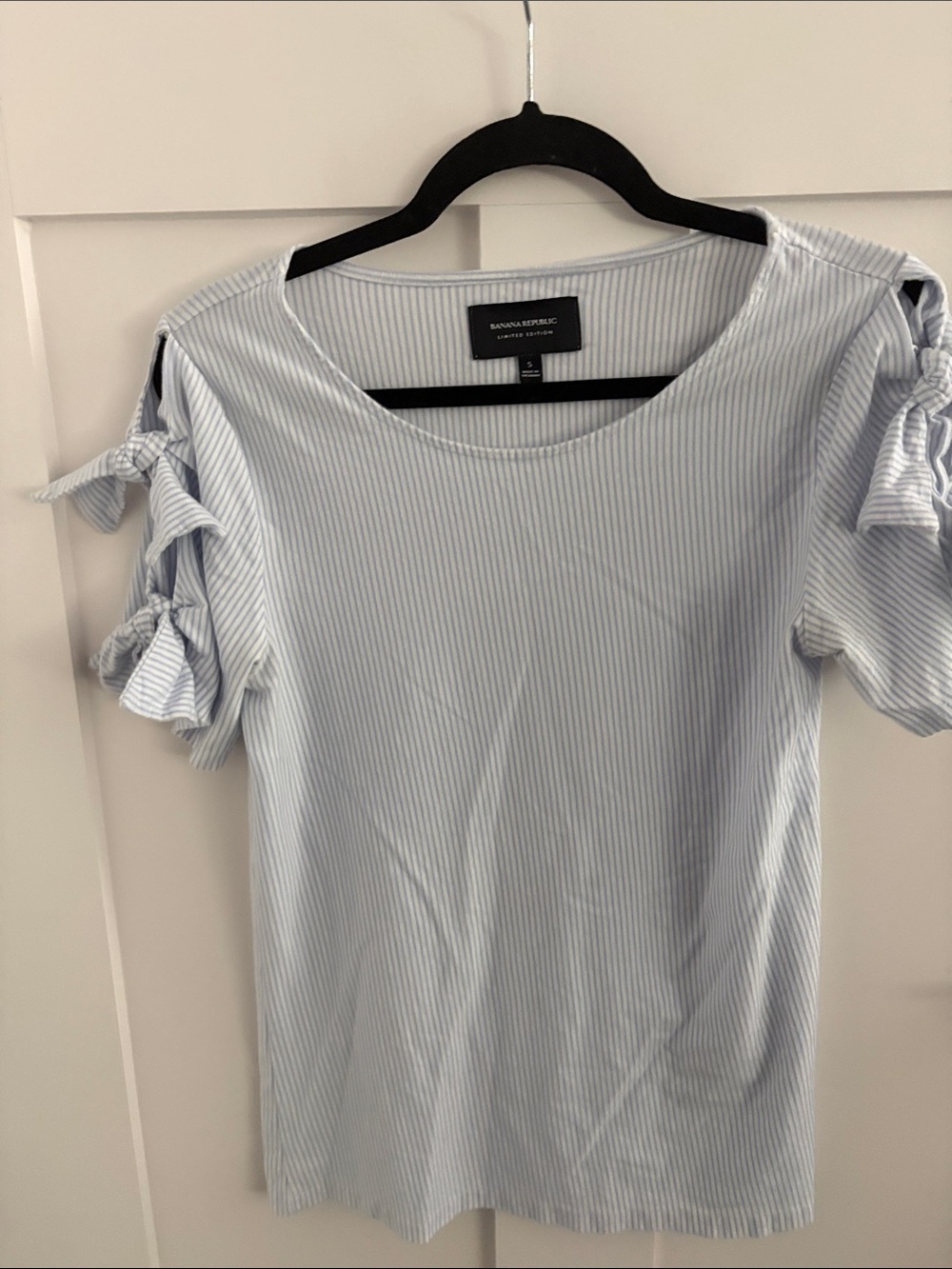 Banana Republic Light Blue Pinstripe Tie-Sleeve Tee
